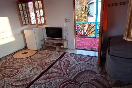 اتاق سه نفره (4)در اقامتگاه بومگردی رشت