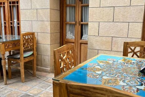 اتاق 12 متری مستردار در عمارت بومگردی شیراز