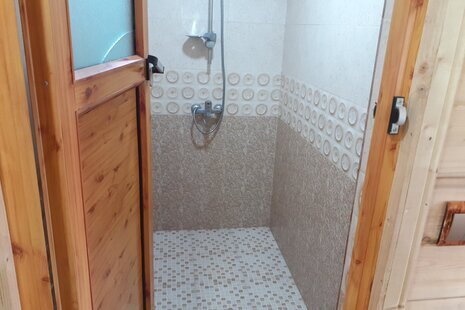 کلبه چوبی سبز صادق در ماسال