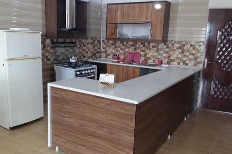 آپارتمان دو خواب مدرس طبقه اول 1 در همدان