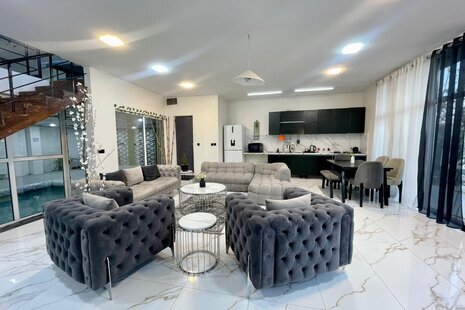 ویلا مبله دوبلکس سه خواب استخردار شاهان در چهارباغ