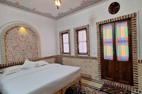 اتاق 6 در طبقه زیرهمکف اقامتگاه بومگردی نطنز