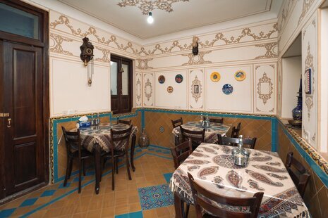 اتاق ترانه در اقامتگاه بومگردی در اصفهان