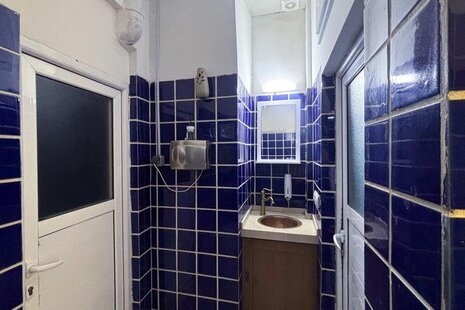 اتاق اشتراکی 8 نفره آقایان در اقامتگاه بومگردی اصفهان