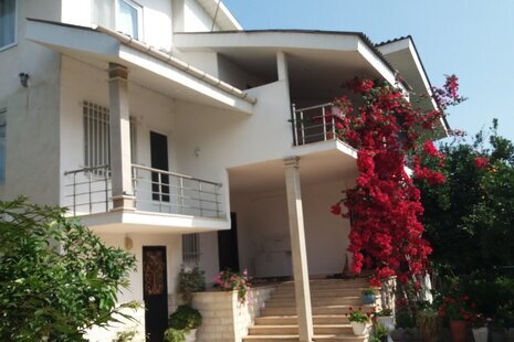 واحد دو خواب باران در طبقه اول ویلای رامسر