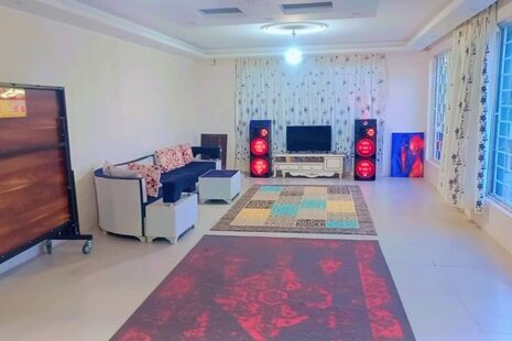 ویلا استخردار دوخواب گل نرگس در ساوجبلاغ