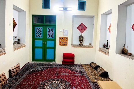 اتاق خوش نشین (3) در اقامتگاه بومگردی گلپایگان