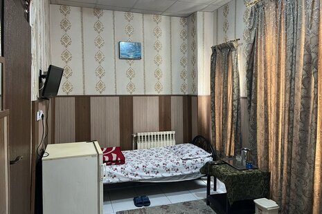 اتاق سه تخت در مهمانپذیر خیابان کارگر