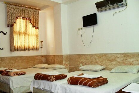 سوئیت پنج تخته در میهمانپذیر قم