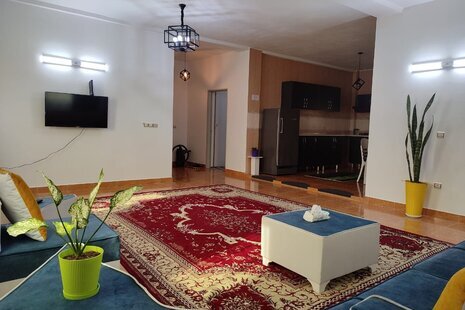 واحد دو خواب گلستان در طبقه همکف ویلا ایزدشهر