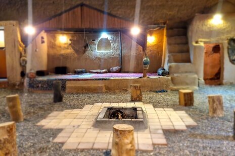 اتاق 25 متری در بوم گردی نائین