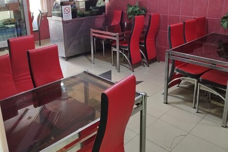 واحد تک تخت در مهمانپذیر در میدان امام خمینی
