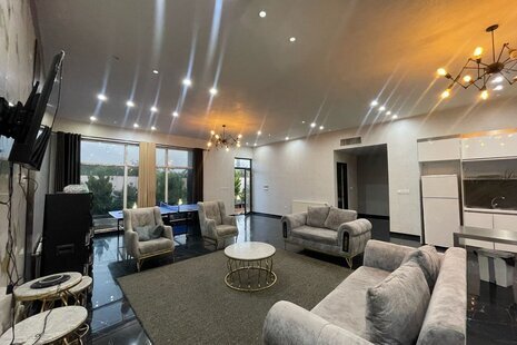 خانه ویلایی سه خواب استخردار بنفشه در چهارباغ