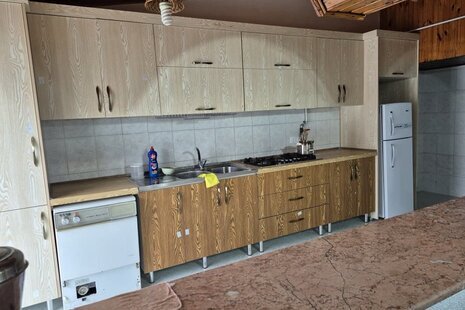 واحد مبله سه خواب استخردار طبقه همکف ویلا در رامسر