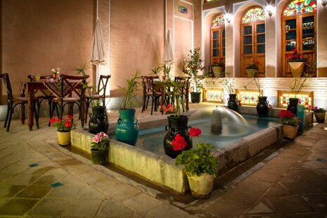 اتاق استاد حسن کسایی در اقامتگاه بومگردی اصفهان