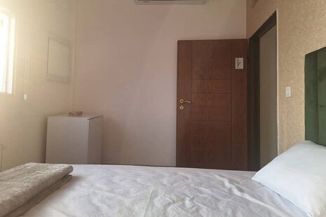 واحد تکخواب مبله 404 در هتل مشهد
