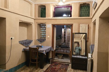 اتاق (2) در اقامتگاه بومگردی یزد