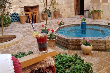 اتاق 2 تخته ارغنون در اقامتگاه بومگردی در کاشان