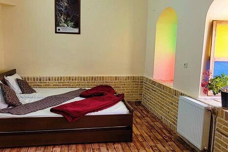 اتاق 12 متری 4 در اقامتگاه بومگردی درگز