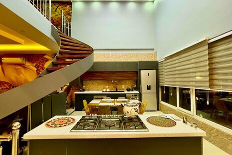 ویلا دوبلکس مبله دوخواب مریال در چهارباغ