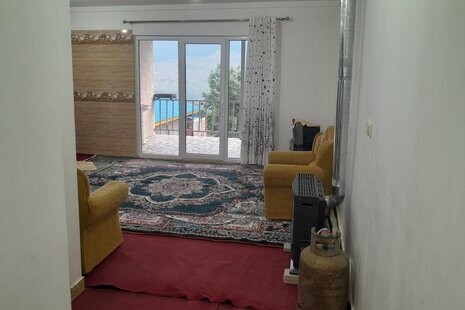 واحد تکخواب قهوه ای در طبقه دوم ویلا آمل