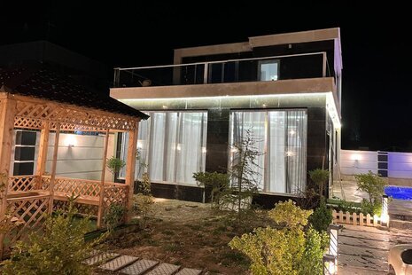 ویلا دوبلکس استخرآبگرم دوخواب مبله عمارت رایان در زکی آباد چهارباغ