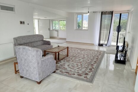 واحد تکخواب در طبقه دوم ویلای تمشک کلاچای