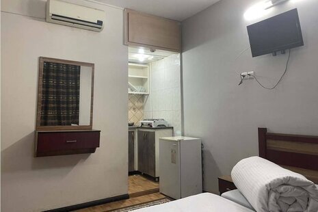اتاق چهار تخت 201 در هتل مشهد