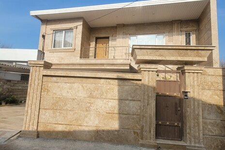 سوییت طبقه اول در نور