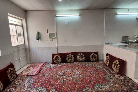 سوئیت سنتی مقبره خیام عطار در نیشابور