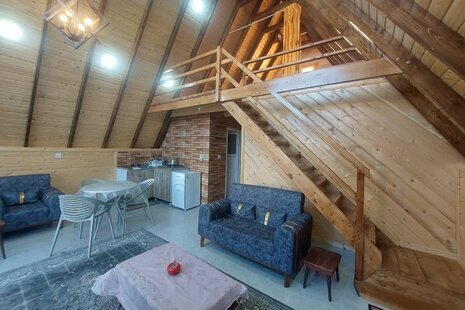 کلبه سوئیسی دوبلکس دوخواب جکوزی دار در متل قو