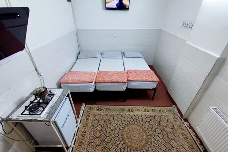 اتاق سه نفره آنا در قم (102)