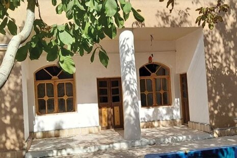 اتاق اشرف الملوک در اقامتگاه بومگردی دهاقان