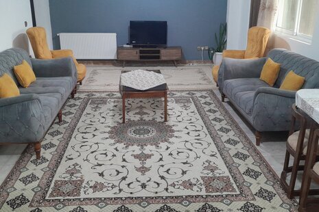 واحد مبله دوخواب در طبقه همکف ویلای نوشهر
