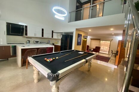 ویلا 2 خواب بیلیارد،جکوزی دار vip در کیش