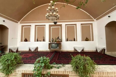 اتاق یک تخته در هتل سنتی پارسیک یزد