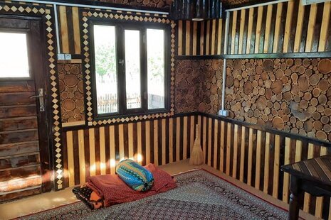 اتاق 20متری چوبی در اقامتگاه بومگردی در ماه نشان