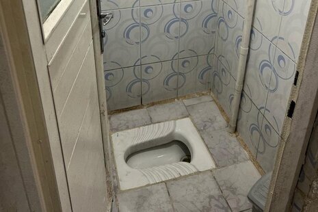 اتاق سه تخت در مهمانپذیر خیابان کارگر