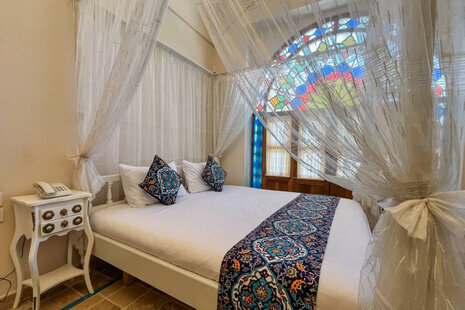 اتاق دبل VIP 202 حوضخانه در هتل کاشان