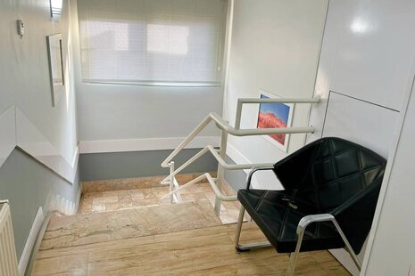 اتاق 3 نفره 305 در مسافرخانه مشهد