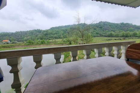 واحد تکخواب سکوت سقالکسار در طبقه دوم ویلای رشت