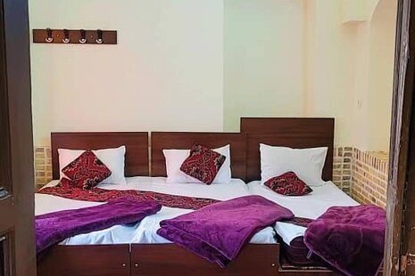 اتاق 12 متری 5 در اقامتگاه بومگردی درگز