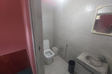 سوئیت مبله انقلاب رشتچی 1 در میدان انقلاب