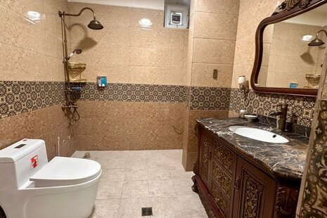 واحد 20 متری در هاستل تجریش