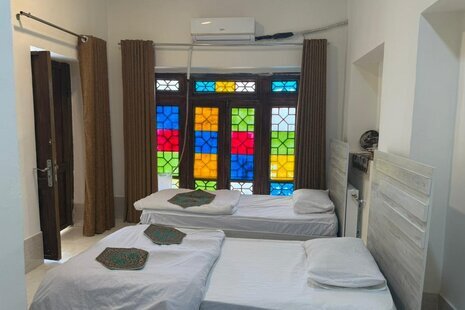 اتاق شماره 9 در اقامتگاه بومگردی شیراز