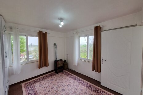 واحد تکخواب سکوت سقالکسار در طبقه دوم ویلای رشت