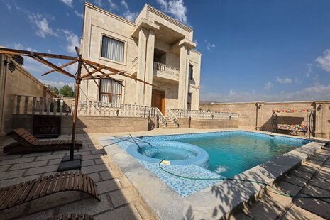 ویلا مبله دوبلکس استخردار آبگرم عمارت شاهان در کردان