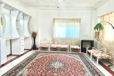 واحد تکخواب نیکوکار 1 در طبقه اول ویلای چالوس