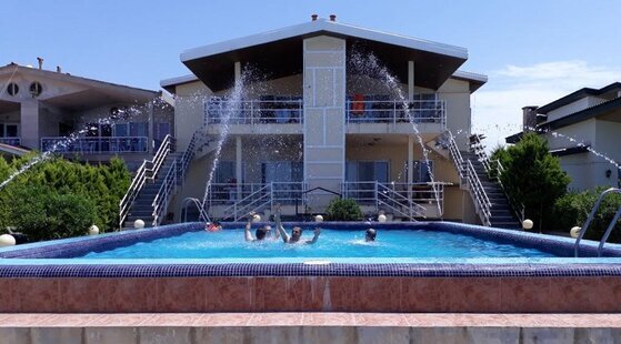 واحد مهسا ساحلی طبقه همکف در نور