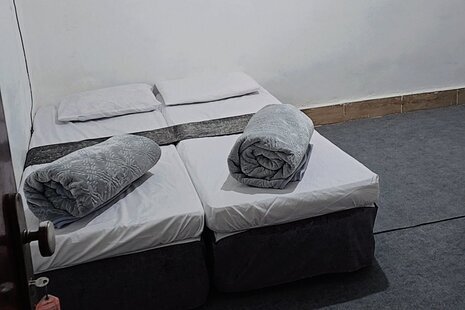 سوئیت دو تخت مولوی در مشهد